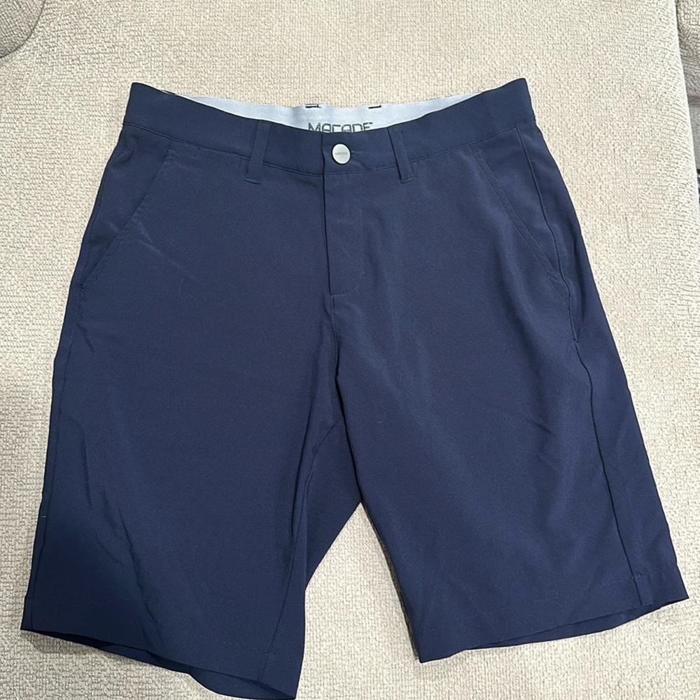 Macade Navy golf shorts. Size 30 Regular